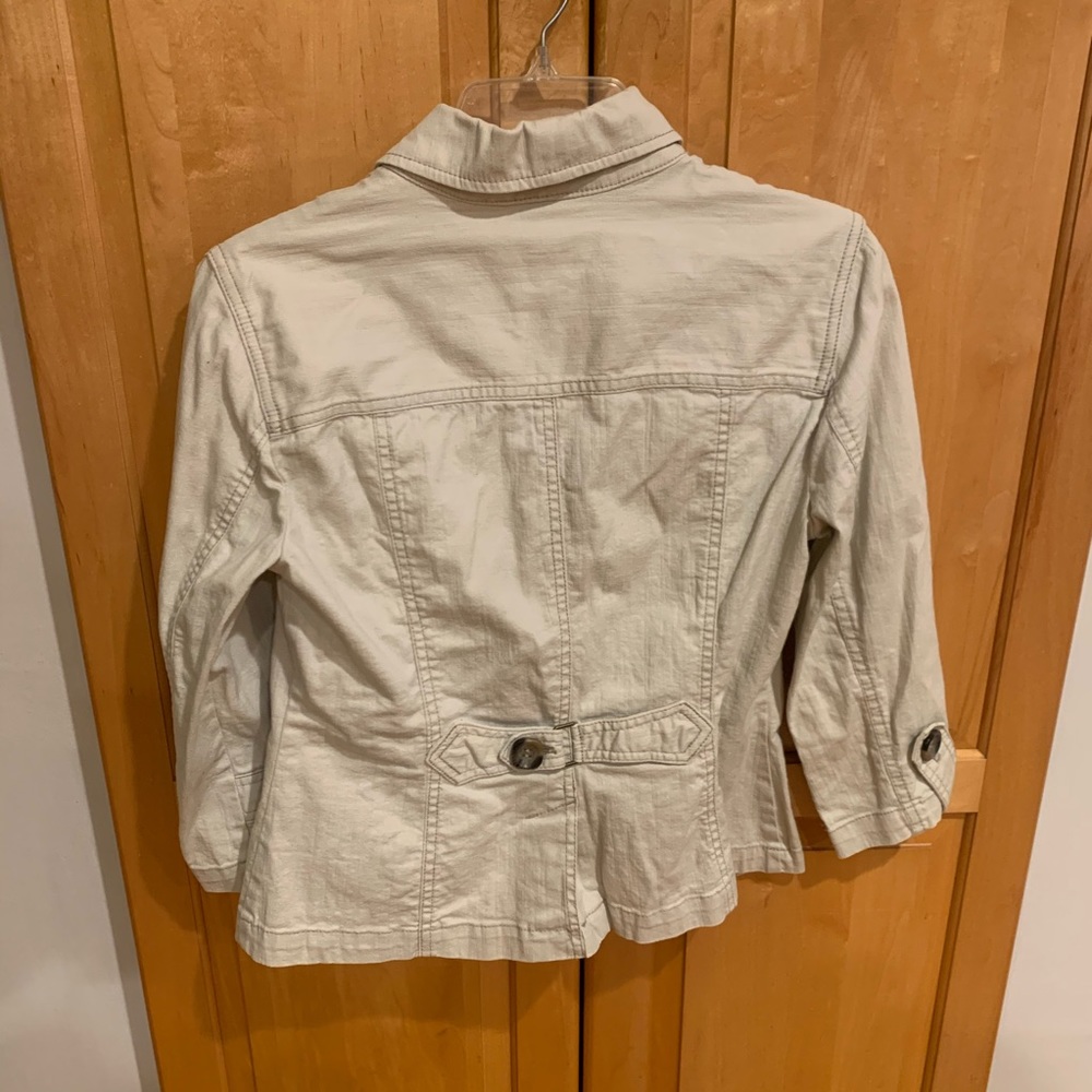 Button-Up Jacket - Picture 4 of 5